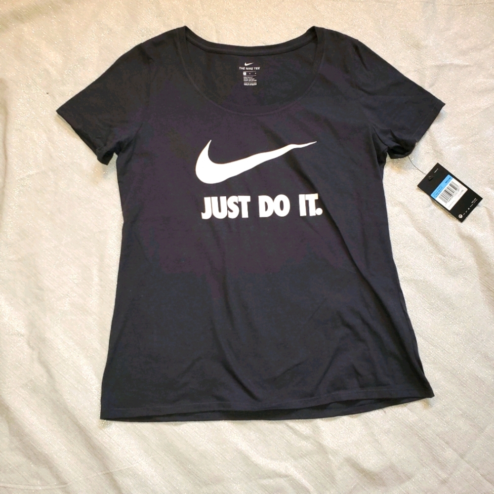 U neck T-shirt